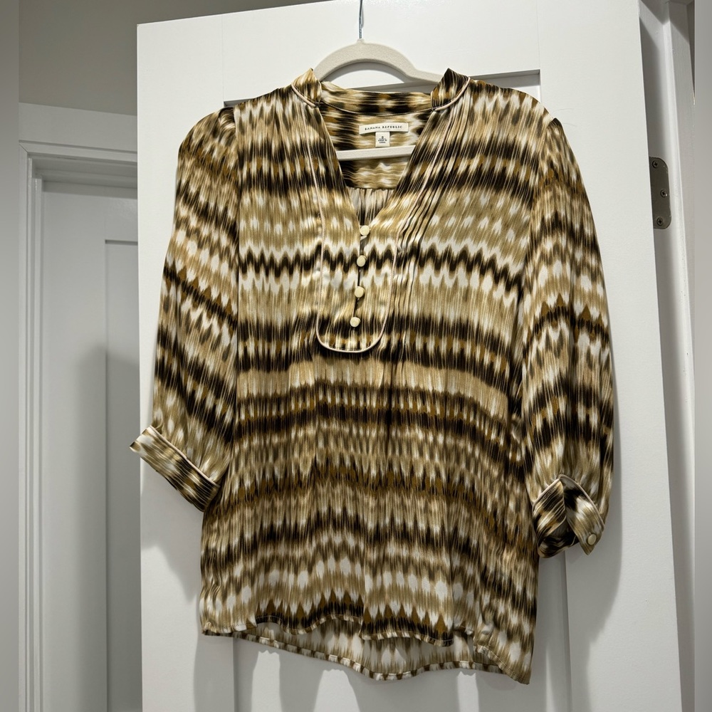 Banana Republic Neutral Blouse - Size S